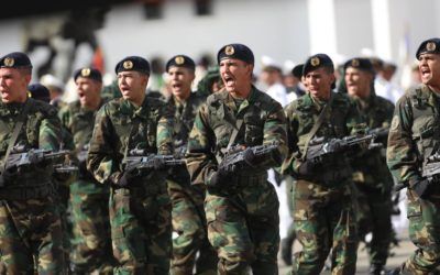 Sin sometimiento de la FANB no puede consolidarse un gobierno democrático, afirman analistas