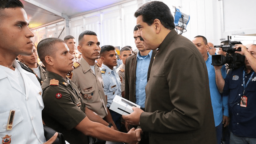 Presidente Maduro sostuvo encuentro con alféreces y guardiamarinas