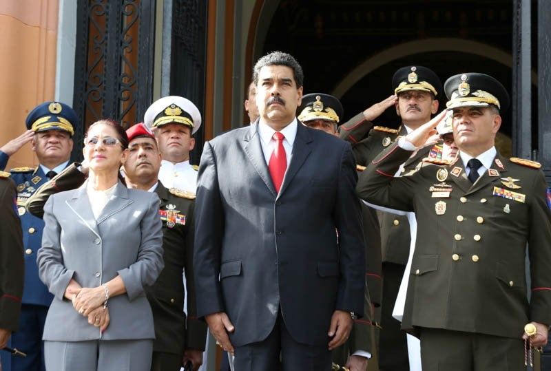 Presidente Maduro entregó distinción a generales de división y a vicealmirantes de la FANB