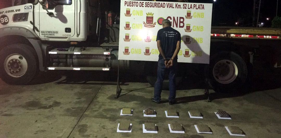 GNB incauta 10 panelas de marihuana a camionero en el Zulia