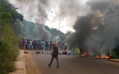 Mineros de El Callao cerraron troncal 10 en protesta contra cuerpos de seguridad