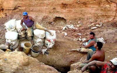 Rocío San Miguel: Intereses de particulares, bandas armadas y militares rigen la minería en Bolivar