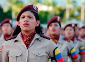 Maduro saludó a las mujeres por el 17º aniversario de su inclusión a la FANB