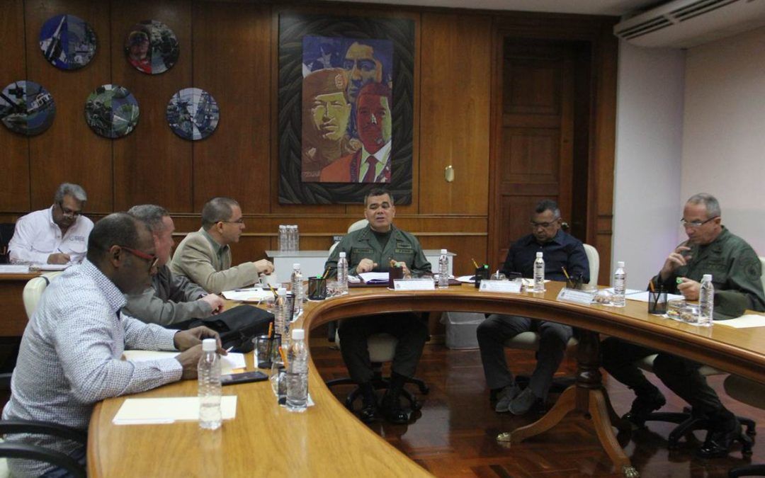 Cúpula militar revisa planes de seguridad por “inminentes amenazas”