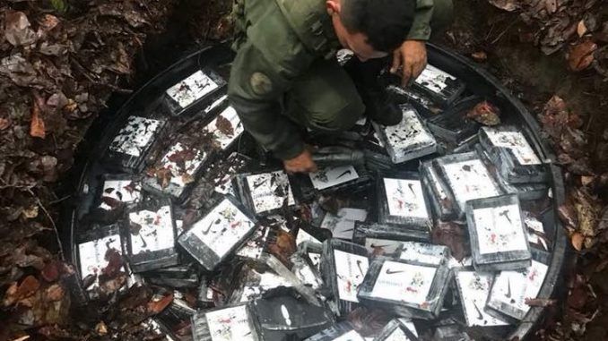 FANB incauta 450 panelas de cocaína en pista clandestina de Amazonas