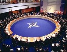 La mayor cumbre de la OTAN tratará lazos con Rusia y guerra en Afganistán