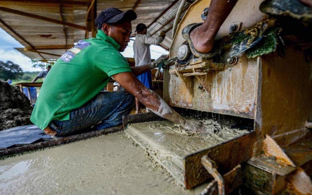 Militares y pranes controlan el oro