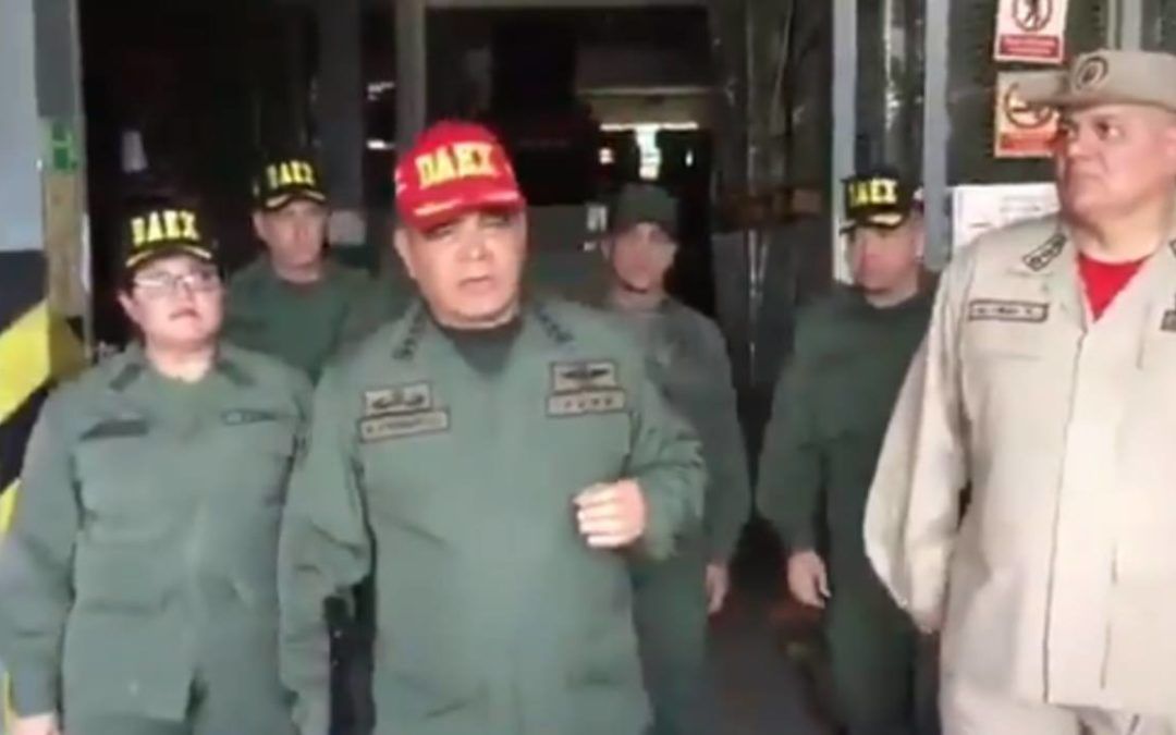 Padrino López: Hay suficientes armas para la milicia bolivariana