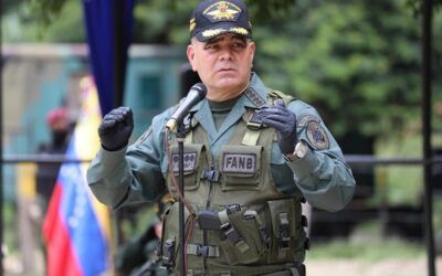 Padrino acusa a Colombia de inventar enemigos para «martillar dólares»