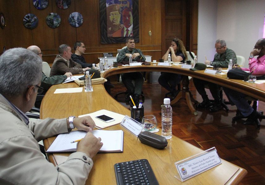Padrino López evalúa el orden interno del país tras intento de magnicido