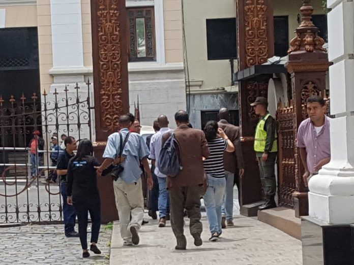 GNB impidió el paso de medios internacionales al Parlamento