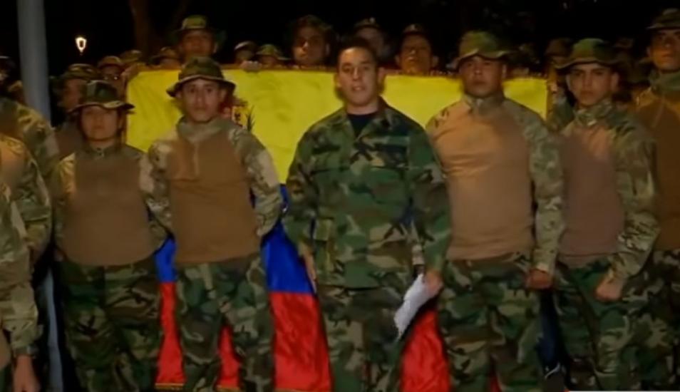 Militares venezolanos en Colombia reconocen a Guaidó como comandante en jefe