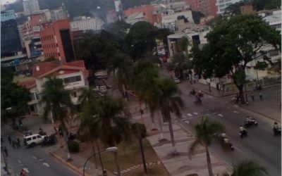 GNB arrojó bombas lacrimógenas a Policlínica Las Mercedes