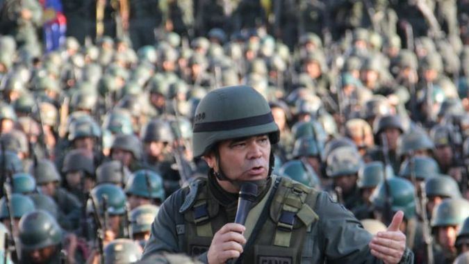 Padrino López queda mal con la planta de fusiles Kalashnikov