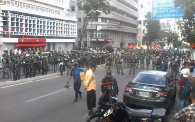 Campesinos intentaron marchar hacia Miraflores pero un piquete de la FANB se los impidió