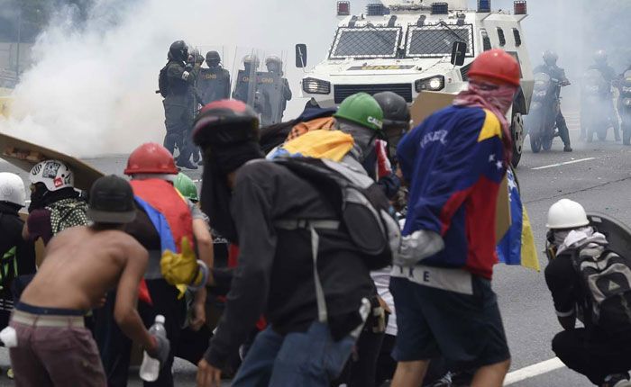 Un quemado y varios arrollados por represión de la GNB en Altamira