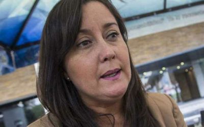 Rocío San Miguel advierte el peligro de armar a las milicias