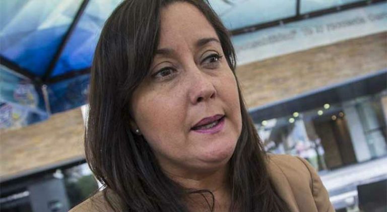 Rocío San Miguel advierte el peligro de armar a las milicias