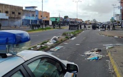 GNB y motorizados armados se unen para disolver protesta por falta de comida en San Félix