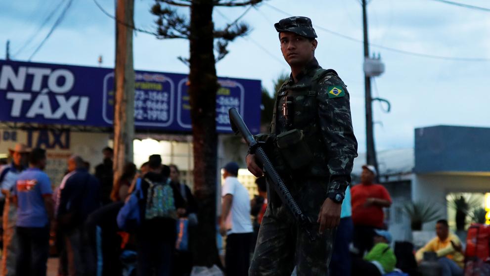 Unos 3.200 soldados del ejército brasileño vigilarán la frontera con Venezuela