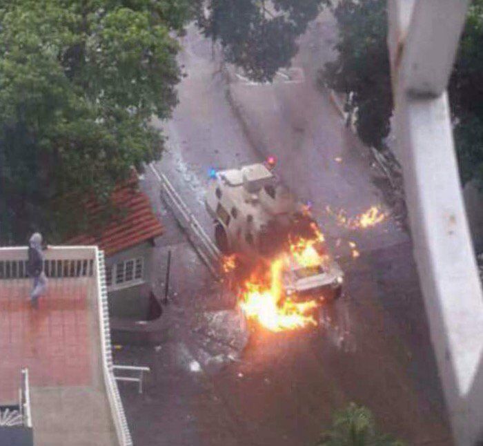 Tanqueta de la GNB resultó quemada tras disturbios en El Paraíso