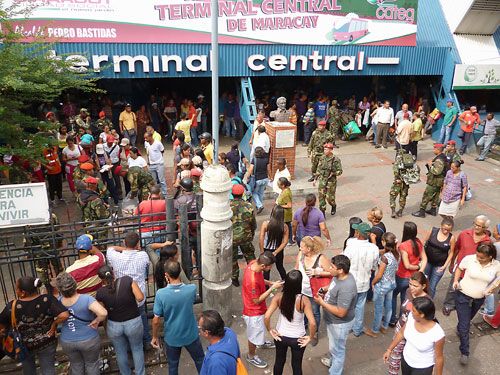 FANB realizó operativo en Terminal de Maracay