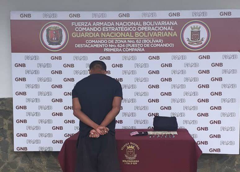 GNB capturó a sujeto con 43 mini envoltorios de droga en Tumeremo