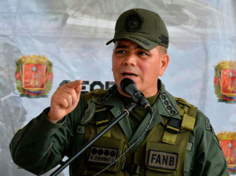 Padrino López entregó a la FAN vehículos Tiuna recuperados