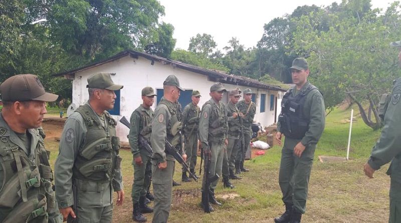 FANB detiene 7 personas durante un operativo desplegado en Ikabarú estado Bolívar #3D