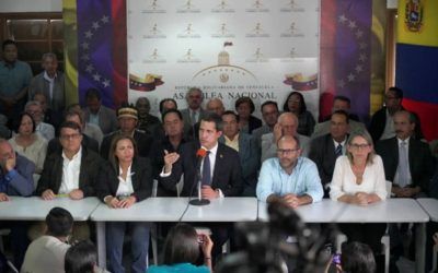 Guaidó pide a Colombia regularizar estatus migratorio de militares que se fueron mientras cesa la usurpación