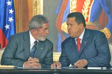 Chávez apoya creación de “OTAN suramericana” propuesta por Lula