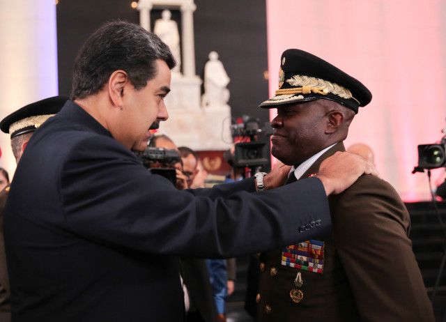 Maduro ratifica a Suárez Chourio como Comandante General del Ejército Bolivariano