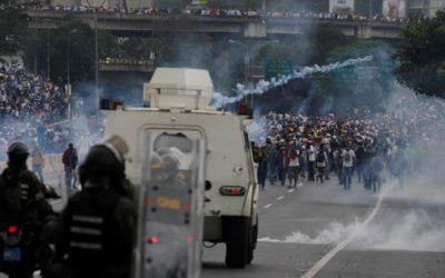 Cuestionan compra de equipos bélicos