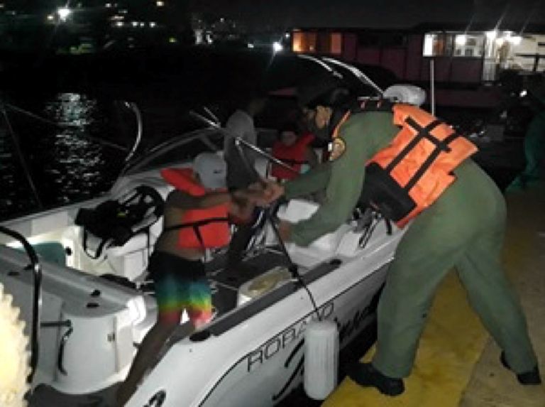 Anzoátegui: Rescatados en alta mar seis ocupantes de una embarcación