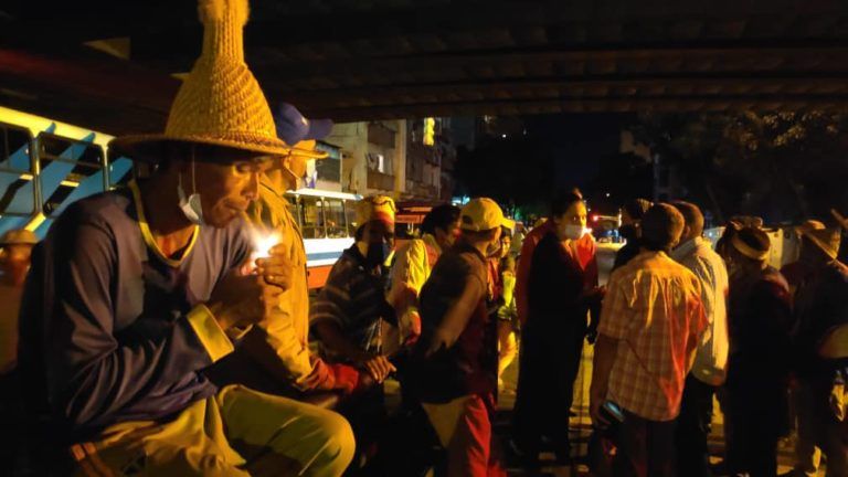 Agreden a yukpas durante protesta en las inmediaciones de Miraflores este #18Nov